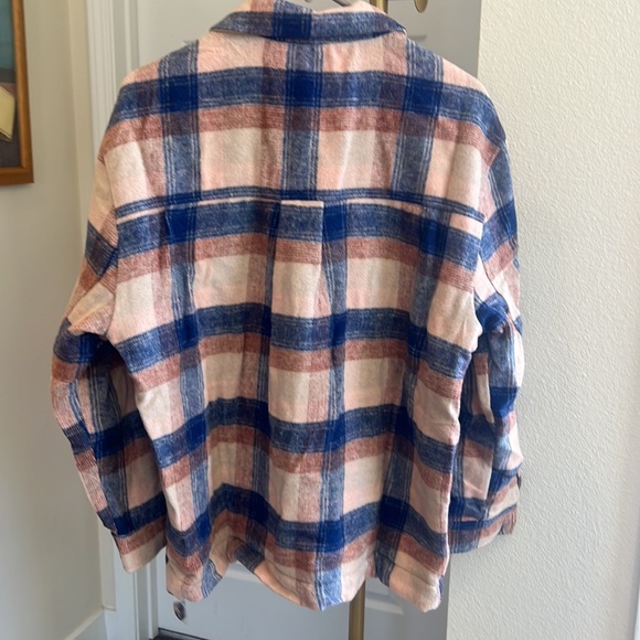 Super soft cozy Sherpa lined plaid Shacket peach, beige, blue brown added wool - Picture 6 of 6